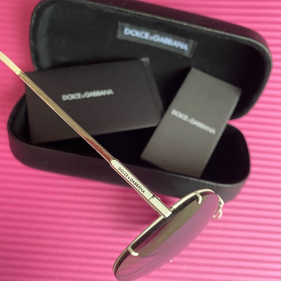 Sun glasses - Picture 2 of 3